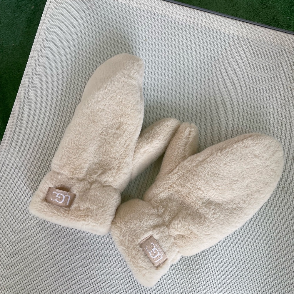 Ugg plush fuzzy super soft mittens